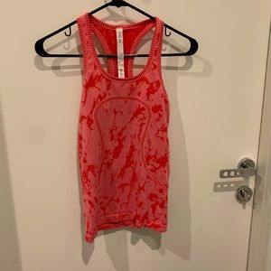 Lululemon women’s racer top